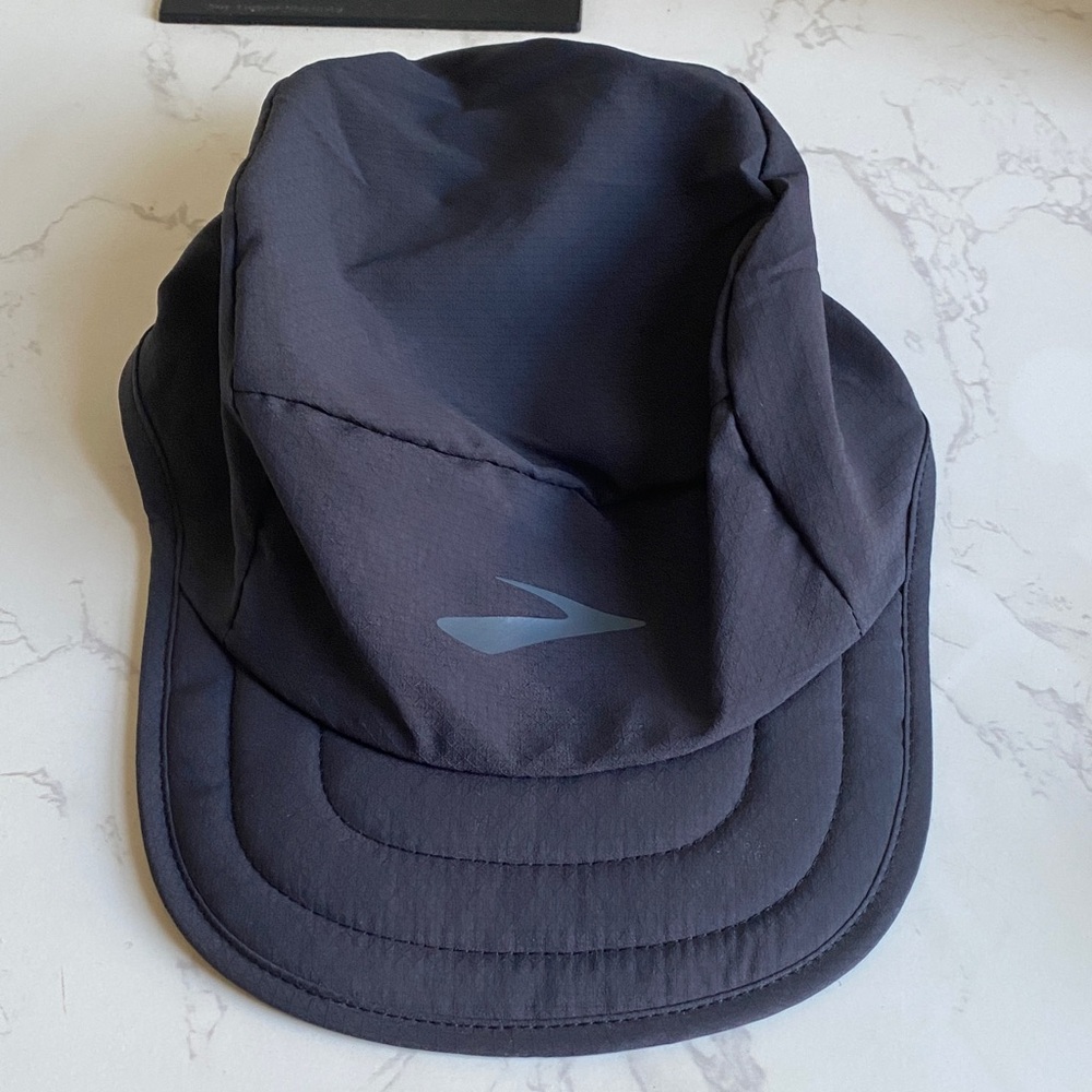 Brooks Black Cap